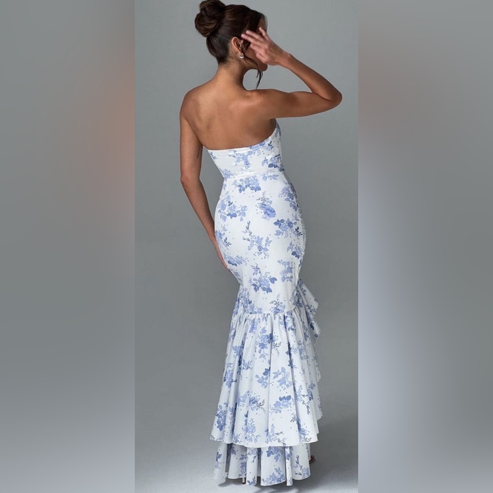 Elegant Blue Floral Strapless Dress